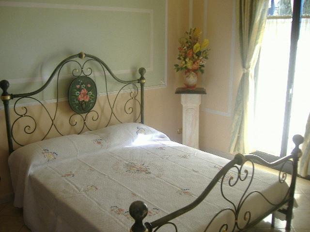Villa Paradise Resort Gallicano nel Lazio Oda fotoğraf