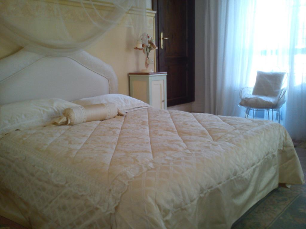 Villa Paradise Resort Gallicano nel Lazio Oda fotoğraf